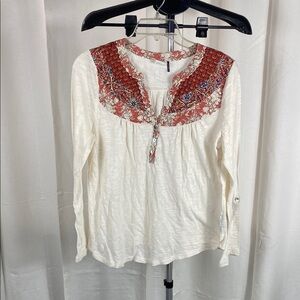 Anthropologie Akemi + kin Red and Cream Embellished Blouse